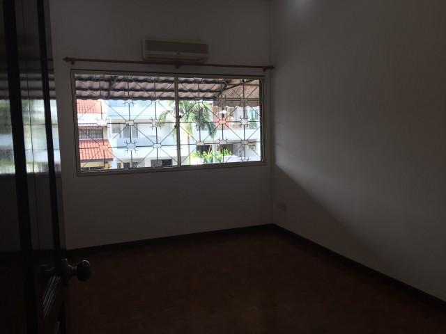 Golden Hill Estate (D19), Terrace #109204232
